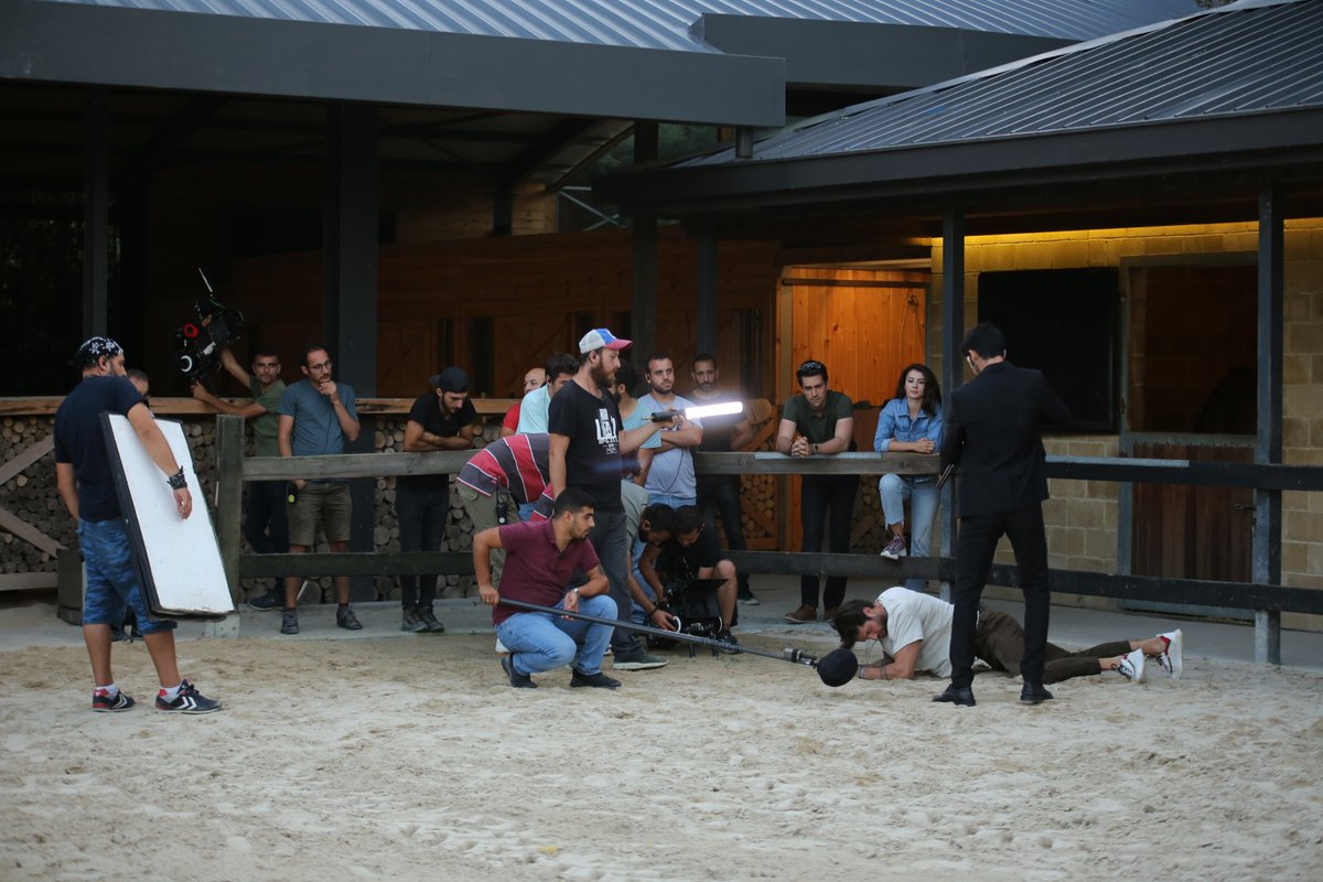 Bu akşam son kez #AfiliAşk ! 38 bölümdür bizi ekranda yalnız bırakmayan, güzel destek mesajları atan, setimize ziyarete gelen, hediyeler getiren herkese teşekkürler! Küresel zor günlerin yaşandığı bu zamanda dilerim bir kez daha yüzünüzde gülümsemeye sebep oluruz.