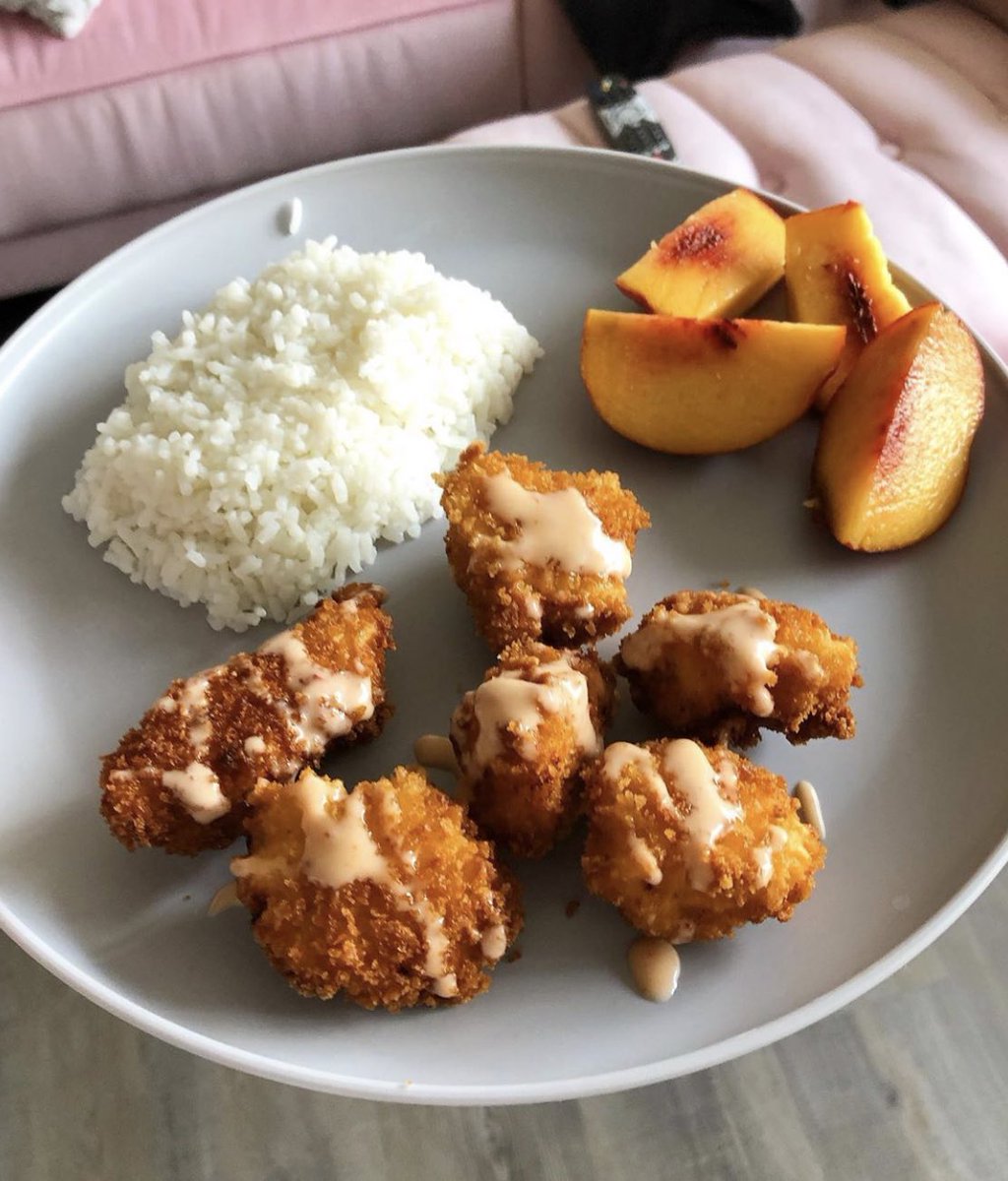 chapple_taylor's tweet photo. My all time favorite meal to cook, Bang Bang Chicken. I am allergic to seafood and the Bang Bang Shrimp at Bonefish always looked so yummy so I improvised #Digme406 https://t.co/wDegq3K8SD