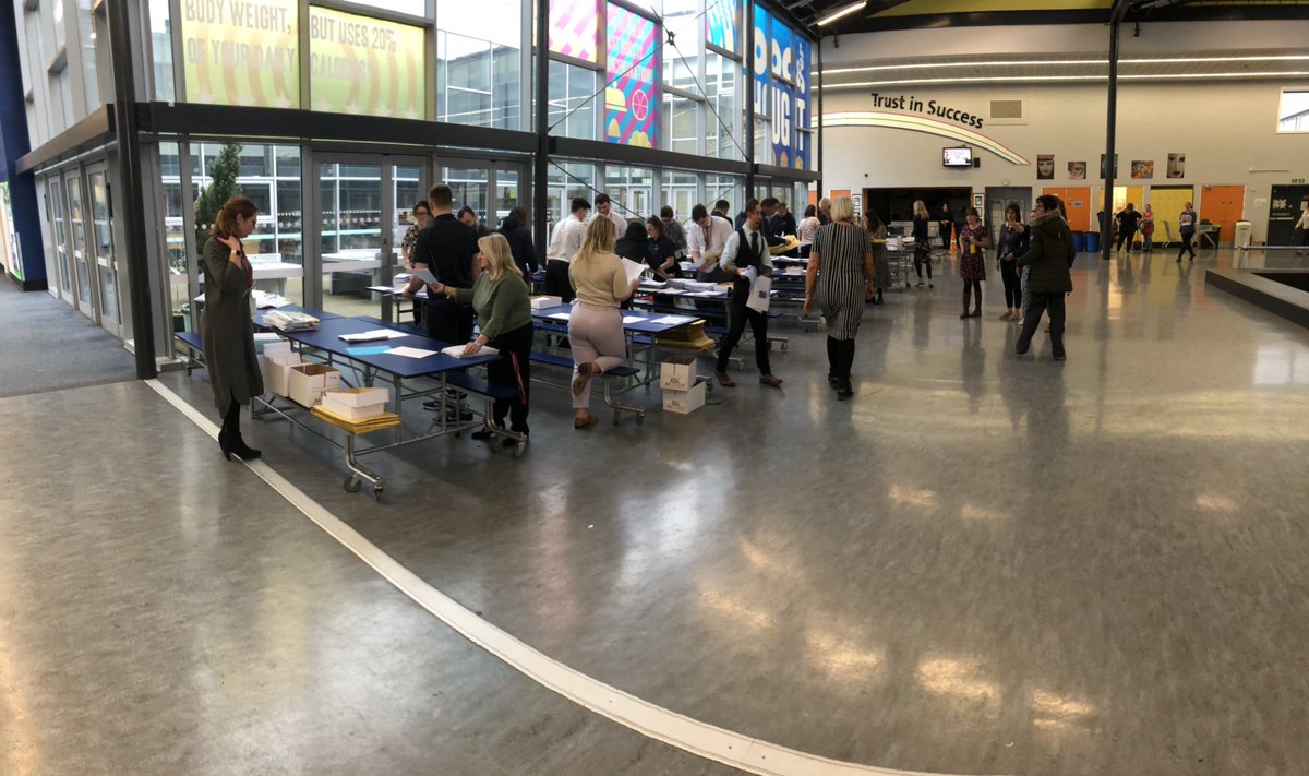 Bristol_BLC's tweet photo. This is BLC doing #whateverittakes to support our students.
#Hartcliffe #Bristol #Bs13 #bridgelearningcampus #staffappreciation #HomeLearning #coronavirus #BristolEducates #BristolTeach #bristolschools #covid19 #community #partnership https://t.co/rrLUxba6Cb