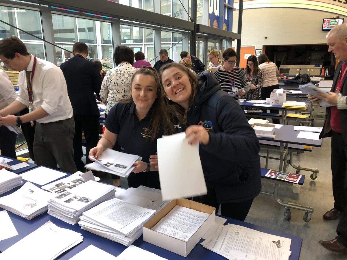 Bristol_BLC's tweet photo. This is BLC doing #whateverittakes to support our students.
#Hartcliffe #Bristol #Bs13 #bridgelearningcampus #staffappreciation #HomeLearning #coronavirus #BristolEducates #BristolTeach #bristolschools #covid19 #community #partnership https://t.co/rrLUxba6Cb
