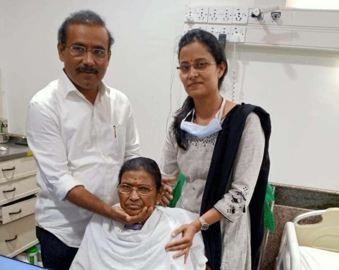 घर दार मतदार संघ 
सगळं दूर लोटला 
कोरोनाशी लढताना तू
योद्धयासारखा वाटला 

आई तुझी देत आहे 
मृत्यूसोबत लढा 
तू मात्र जनतेसाठी 
पहाडासारखा खडा 

राजकारण सोडून जो तो
कौतूक करत सुटला 
महाराष्ट्राचा आरोग्य मंत्री 
देवासारखाच वाटला .<a href="/rajeshtope11/">Rajesh Tope</a> <a href="/NCPspeaks/">Nationalist Congress Party - Sharadchandra Pawar</a>