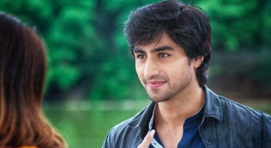 unsexy_pearex's tweet photo. New begginings... 
#Twoyearsofbepannaah https://t.co/YyLuIiVVGb