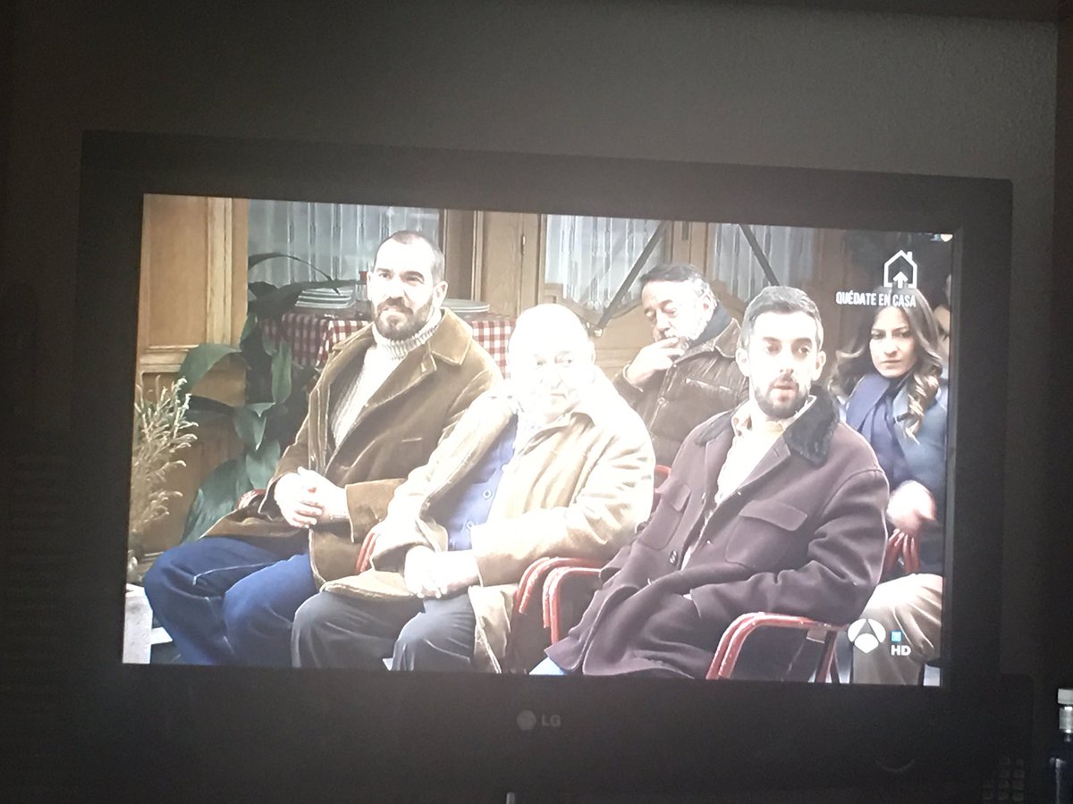 Caaarolgm's tweet photo. @davidbroncano hasta en la novela https://t.co/FgFewI2IVb
