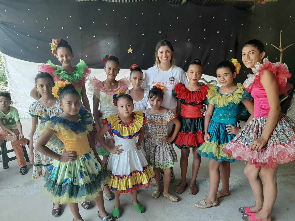 BeyondSkin's tweet photo. BLOG: "Meeting The Children Of Arauca"
https://t.co/nF0jWgeUb4
In February our #youth4peace project manager Lina visited our friends and project in Arauca #Colombia in partnership with @EscuelasdePaz 
#Music #Dance #Arts #Peace #Education #youth4peace #FUTyoURES #ArtsDialogue https://t.co/3z8N0hoIIF