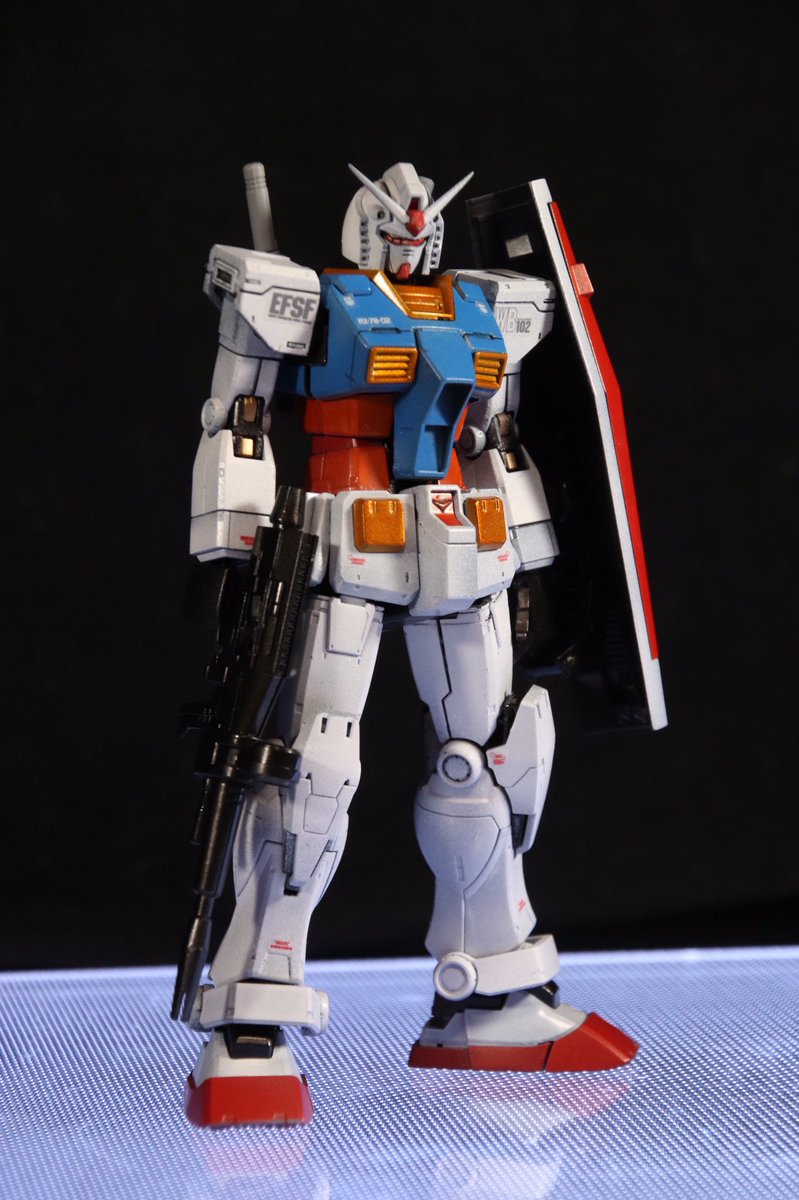 あぬびすん No Twitter 塗装に使ったもの 赤と青はグレーサフじゃ無いと発色悪い ガンダムマーカーで全塗装はできるけど ラッカー塗料に慣れ過ぎてる人は難しい