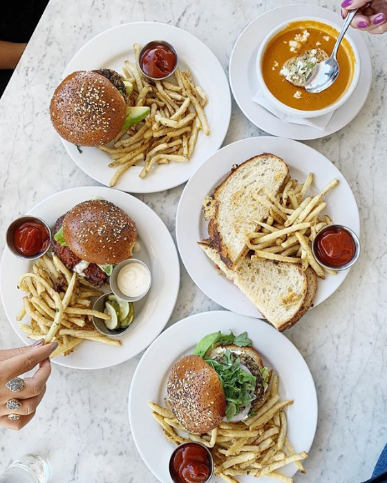 KeepAustinEatin's tweet photo. Have ya'll seen our Top 20 Take Out & Delivery list here on Highlight Stories, website or App? We've been wanting to launch one for a long time! @hanks.austin is the Best Drive Thru vote! And we love this shot by @atx_bites #keepaustineatin #austineats #atx #austindelivery https://t.co/9QfBM2Avnj
