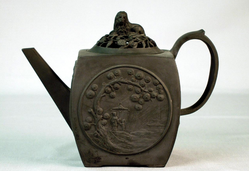 NorwichCastle's tweet photo. @StephenRainbird @DrS_Reynolds There are SO many teapots! Thanks for the great suggestion - I'm sure we can manage at least a #TeapotTuesday every week! Here's a bonus #TeapotThursday though, just for you. https://t.co/3l9SXbxYxJ