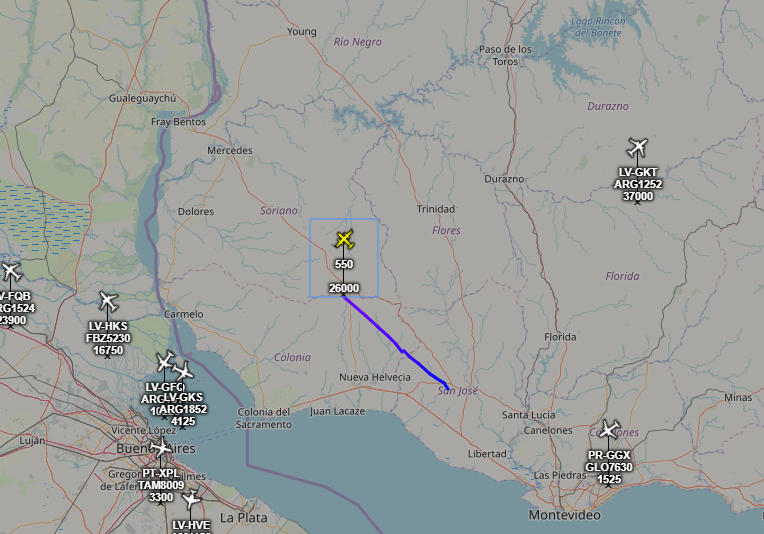 RadarFeeders's tweet photo. Ya está en camino a Lima el Embraer EMB-120 de la @Fuerza_aerea_uy trasladando ciudadanos peruanos y yendo a buscar uruguayos. https://t.co/urohDh3pdL