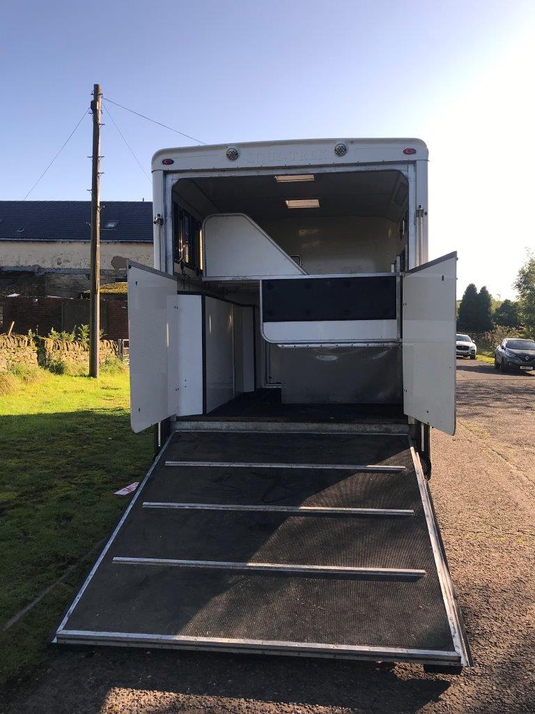 For sale: Pre-Owned Equi-Trek Endeavour Classic 7500kg, 2016 | 30000 | Automatic 5.2L 190BHP Engine | Diesel | Self Colour White with Black Graphics. No VAT on Selling Price 
Sold with 3 Month Warranty. £74,999.00
equi-trek.com/vehicle_sale/p…