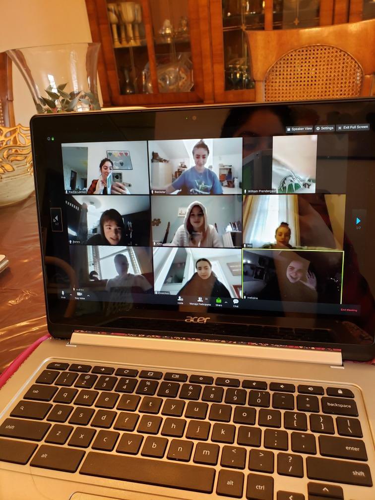 NMMSBUFFALO's tweet photo. A great sight from 8th grade ELA connecting through #Zoom keep it up teachers and students! Your resiliency is motivating! #gogators #thinknardin https://t.co/cXi6vPeLcy