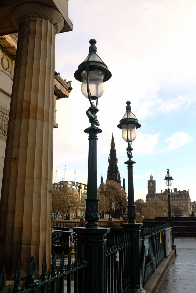 CLSLight's tweet image. Great to work recently with @NatGalleriesSco on converting their gorgeous external lanterns to LED. #LEDconversion