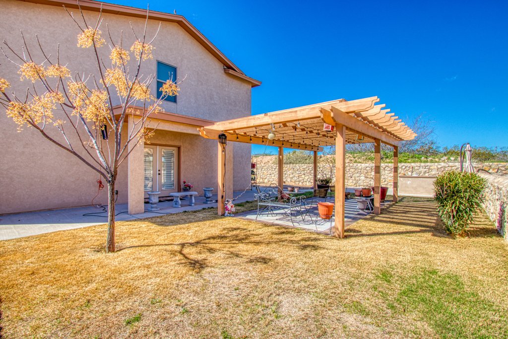 AdrienneAlvarez's tweet photo. Coming out to our open house this weekend? 
Here's some numbers to consider when determining what price point you'd like to be at! 
5815 Essex Ct Santa Teresa NM 88008
See you Saturday from 11 am to 1 pm! 
.
.
.
#Summus #NM #openhouse #amar #loan #mortgage https://t.co/NwX2QXVO2u