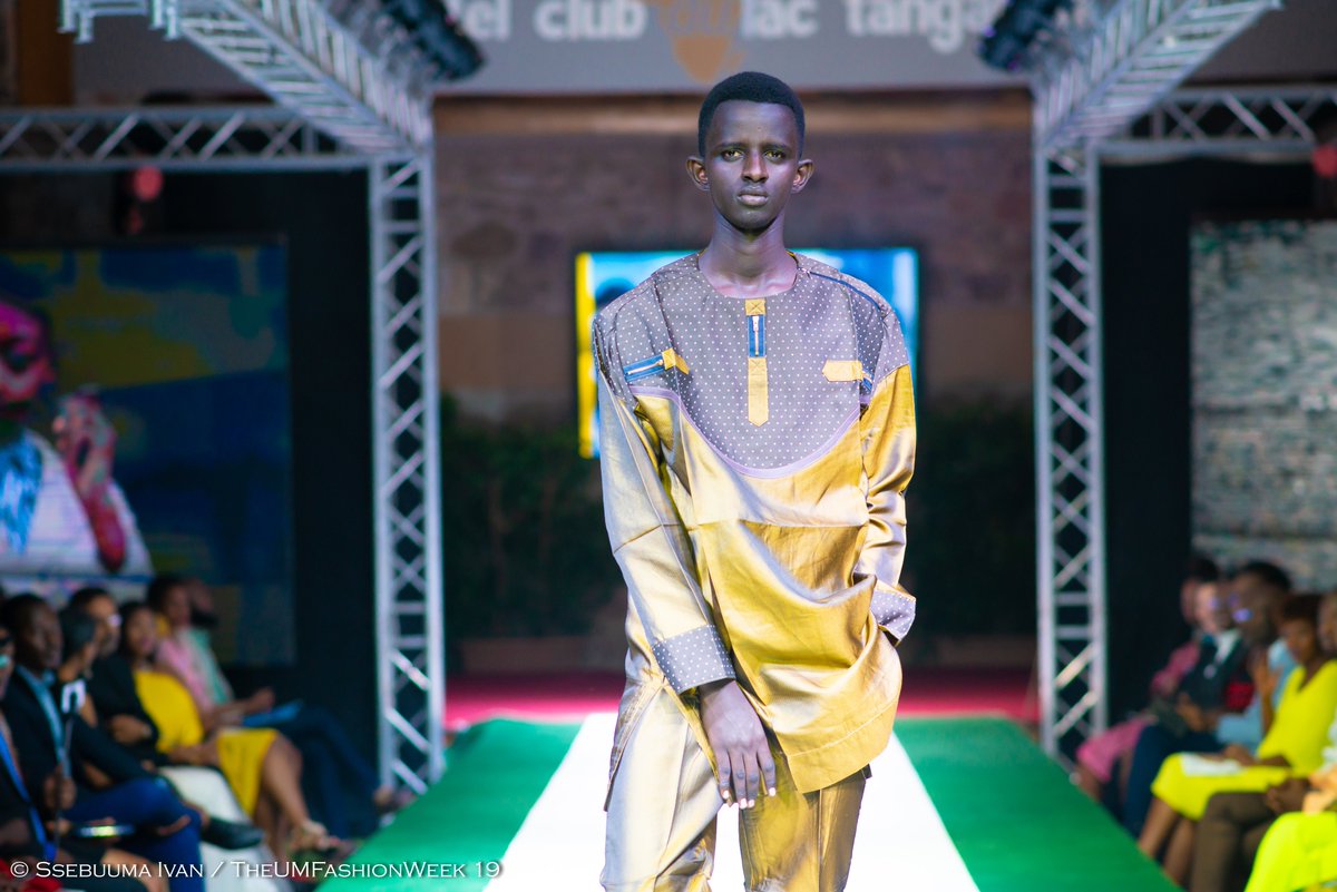 Agence_Umuringa's tweet photo. Bigana Alvin on runway at #TheUFW2019 in Papino Creations from Senegal.
M.U.A: Linka Make Up
Photographer: Ivan Ssebuuma
#theumfashionweek2019 #burundi๐ง๐ฎ #burundi #burundifashion #burundifashionweek #fashionweek #runway #models #runwaymodel #scoutmodel https://t.co/CfiswxBD43