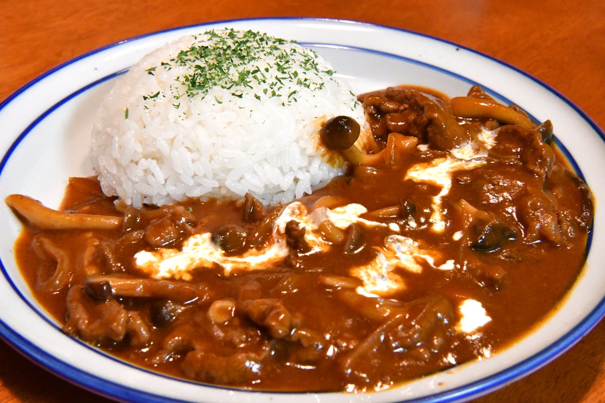 D Papa V Twitter 仕事が早上がり日の洗い物 お片付け付きの食事当番 今晩の献立は キノコたっぷりのビーフストロガノフ しめじ シイタケ マッシュルームで良い出汁 男飯 ビーフストロガノフ