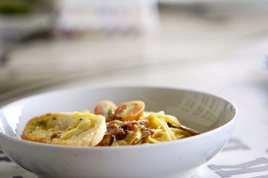 MeatmyBread's tweet photo. Penuhi kebutuhan nutrisi sobat MMB dengan berbagai pilihan menu di restaurant kami, yuk order di Go Food dan Grab Food. 🍝 ========================
1) MMB SERBA SAMBAL PLAZA RENON:
Telp/WA: +62 812-3889-1801
2) MMB SS WR. SUPRATMAN NO. 9
Telp/WA: +62 812-3759-7766
#bali #denpasar https://t.co/vESLgmvezT