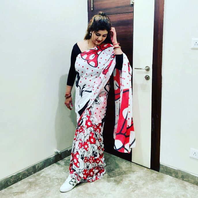 Quancious's tweet photo. #quarantine mood? It’s also the right time for self care. Pamper yourself in our Ecofriendly, Disney polka dots #minniemouse #saree @shivanisarrafgupta 
#disney #minniemouse #minnie #disneylife #disneylove #disneylover #disneychannel #disneyindia #sari #saree #polkadots https://t.co/3B4gOTH67S