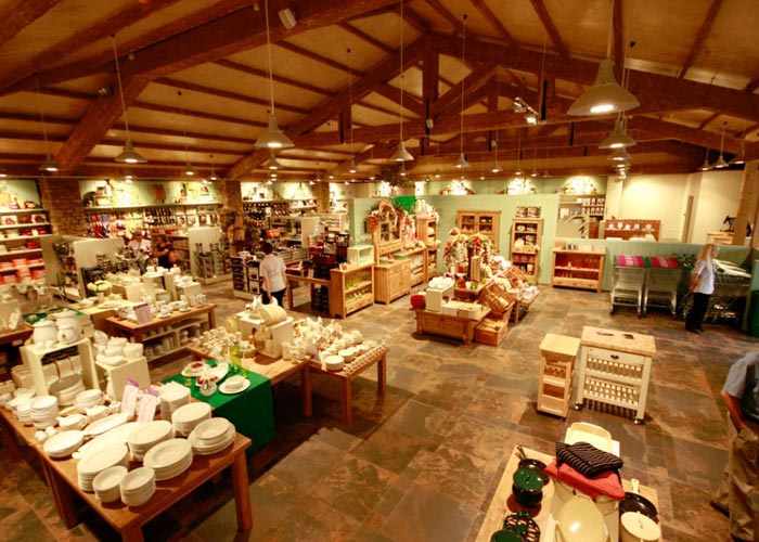 InteriorsSen's tweet image. 🔨 Fitting

We also offer a complete fitting service should you require a complete refurbishment of ceilings, floors, electrics, plumbing, decoration and shopfronts.