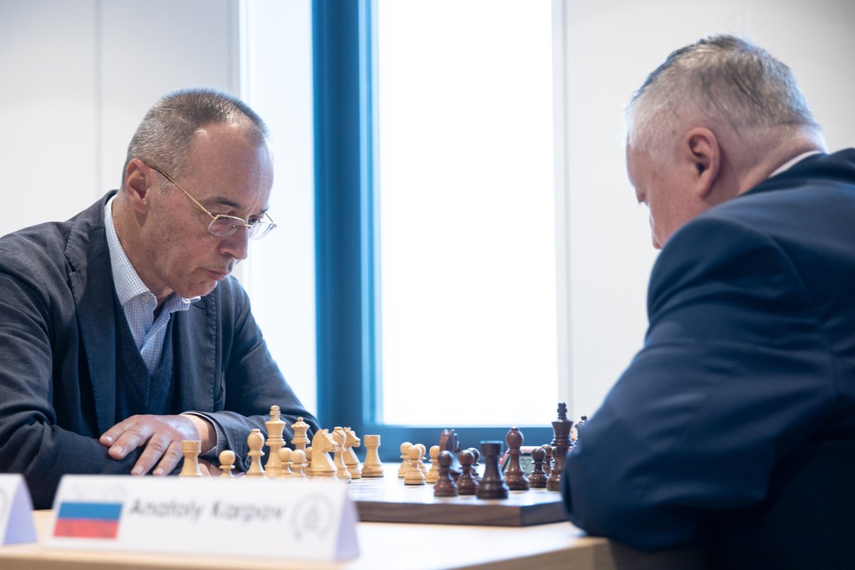 ChessbaseIndia's tweet photo. Nikolic Predrag wins 80th Noteboom Old Masters 2020

Details
https://t.co/jeY3hjzryg

Photo: Harry Gielen

#Chess #ChessBaseIndia #Noteboom #Leiden #Netherlands #OldMasters https://t.co/JZiv7TyMN8