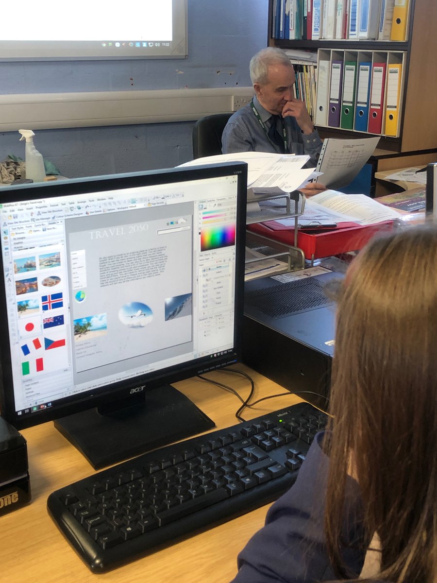 canscreatives's tweet photo. Sam working to the end on her website topic. #soproudofher #dedicatedstudent. @Cansfield1 https://t.co/OMF7ODUzSD