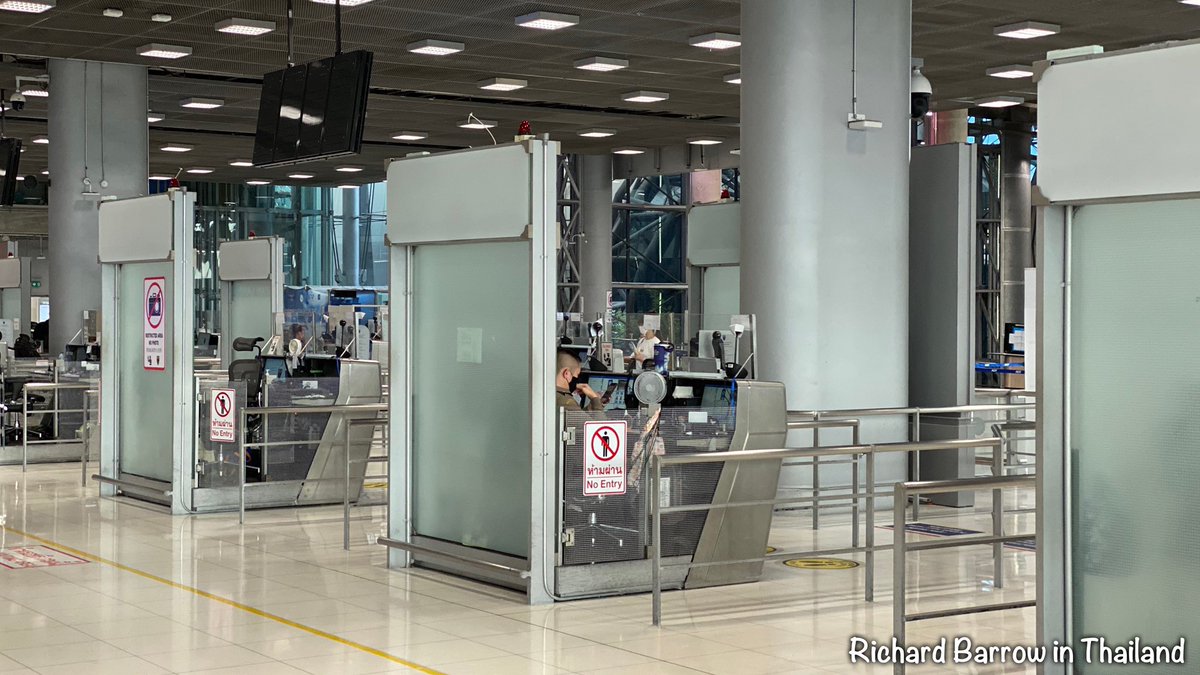 Once they had verified I had done this, I was allowed to enter the Immigration hall. It was absolutely empty. It took literally one minute to pass through here. Not many foreign tourists arriving these days [6/12]  #COVID19  #Thailand – at  Suvarnabhumi Airport (BKK) ท่าอากาศยานสุวรรณภูมิ