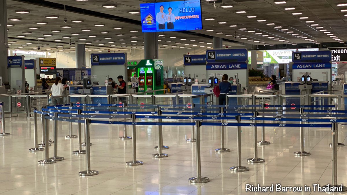 Once they had verified I had done this, I was allowed to enter the Immigration hall. It was absolutely empty. It took literally one minute to pass through here. Not many foreign tourists arriving these days [6/12]  #COVID19  #Thailand – at  Suvarnabhumi Airport (BKK) ท่าอากาศยานสุวรรณภูมิ