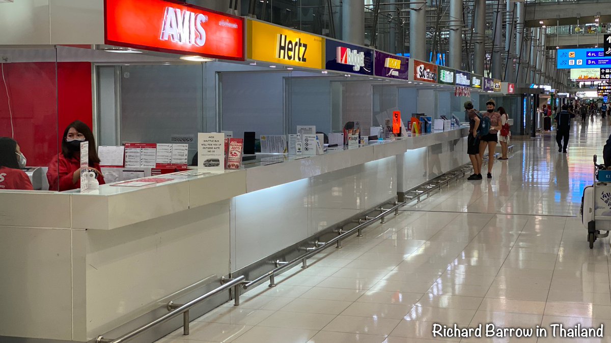 This is the arrivals lounge at Suvarnabhumi airport at 5:00pm. It’s like a ghost town. Hardly anyone around. I have never seen it so empty. [9/12]  #COVID19  #Thailand – at  Suvarnabhumi Airport (BKK) ท่าอากาศยานสุวรรณภูมิ