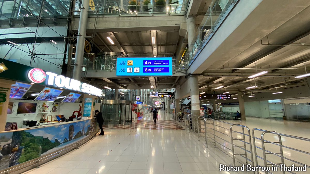 This is the arrivals lounge at Suvarnabhumi airport at 5:00pm. It’s like a ghost town. Hardly anyone around. I have never seen it so empty. [9/12]  #COVID19  #Thailand – at  Suvarnabhumi Airport (BKK) ท่าอากาศยานสุวรรณภูมิ