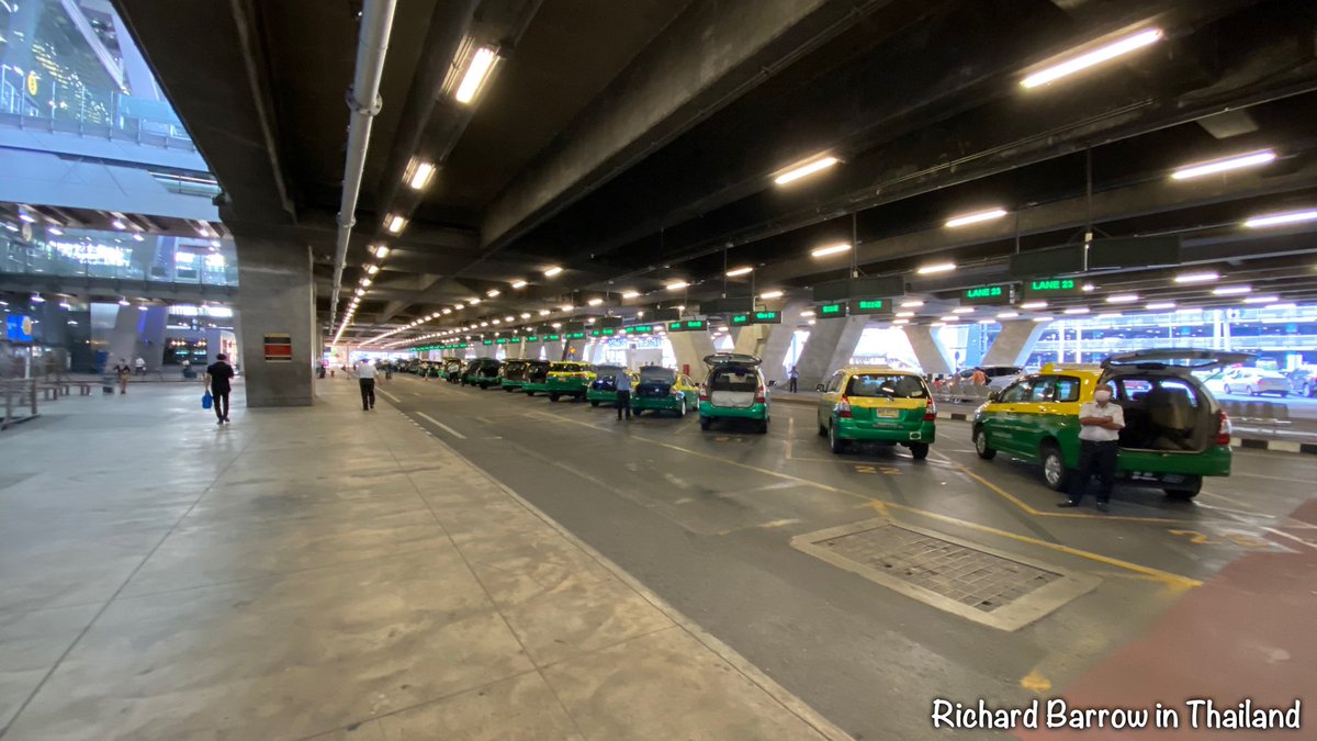 This is the taxi area at Suvarnabhumi airport. It was completely deserted. This is where it got really sad. The taxi driver told me he had been waiting in the queue since 9:47am. I was his first customer. He had been waiting more than 7 hours. [10/12]  #COVID19  #Thailand – at  Suvarnabhumi Airport (BKK) ท่าอากาศยานสุวรรณภูมิ