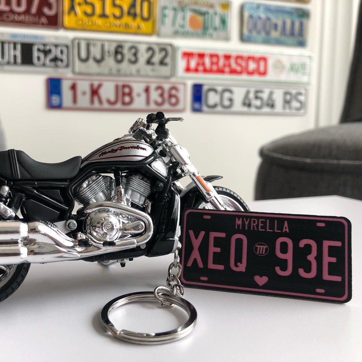eduarramirez's tweet photo. Llaveros reflectivos  a escala de placas para moto y carro . Precio $20.000 más envío a todo el pais .
Pedidos. 3115146405 https://t.co/nFhI4BpNgE