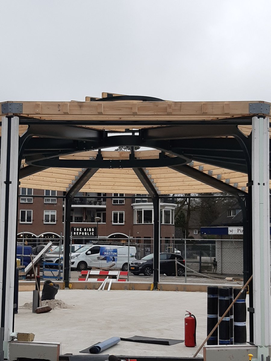 TonEngels's tweet photo. Voortgang bouw #paviljoen op het #Vinkenplein in #Bilthoven!
@BVerandert @BilthovenBouwt @CordeelNL https://t.co/2Bm4J4MbTp