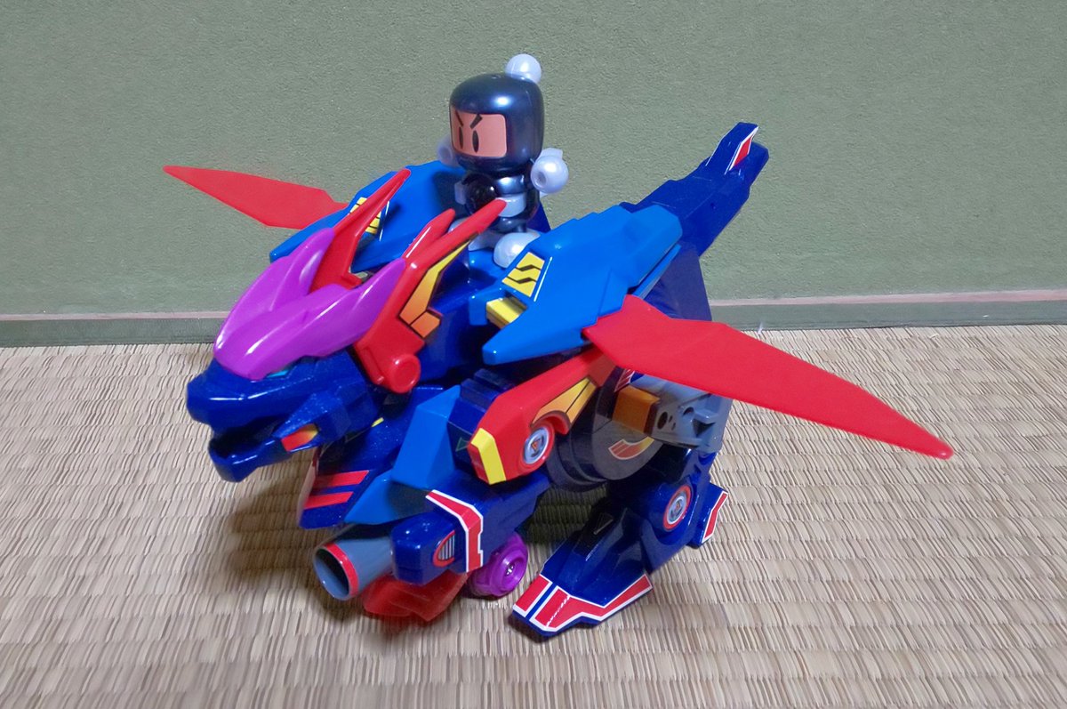 闇のアーマー、シールを貼って完成です。 くろパールボンが乗った闇竜