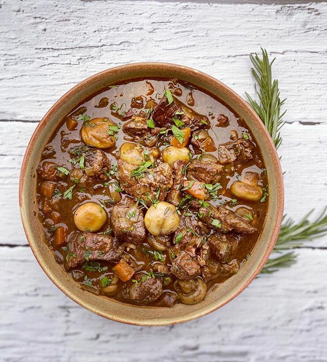 Provençal beef daube. Perfect dish for batch cooking and freezing! Will be on our drop off delivery meals from next week. Stay tuned! . . . . #beefdaube #provencalbeefdaube #beefstew #batchcooking #comfortfood #londonfooddelivery #letsfightcoronavirus #w… ift.tt/2J0HK6I