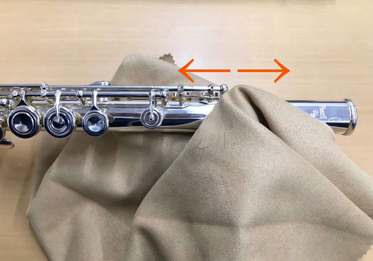 Pearl Flute パールフルート Twitterren フルート職人が教える フルートの磨き方 職人曰く フルートは管に対して平行に磨くべし キズが付きにくく 磨きキズも目立ちにくくなるとのことです ただ 汚れたクロスで磨くのは 逆にキズを付けてしまうので