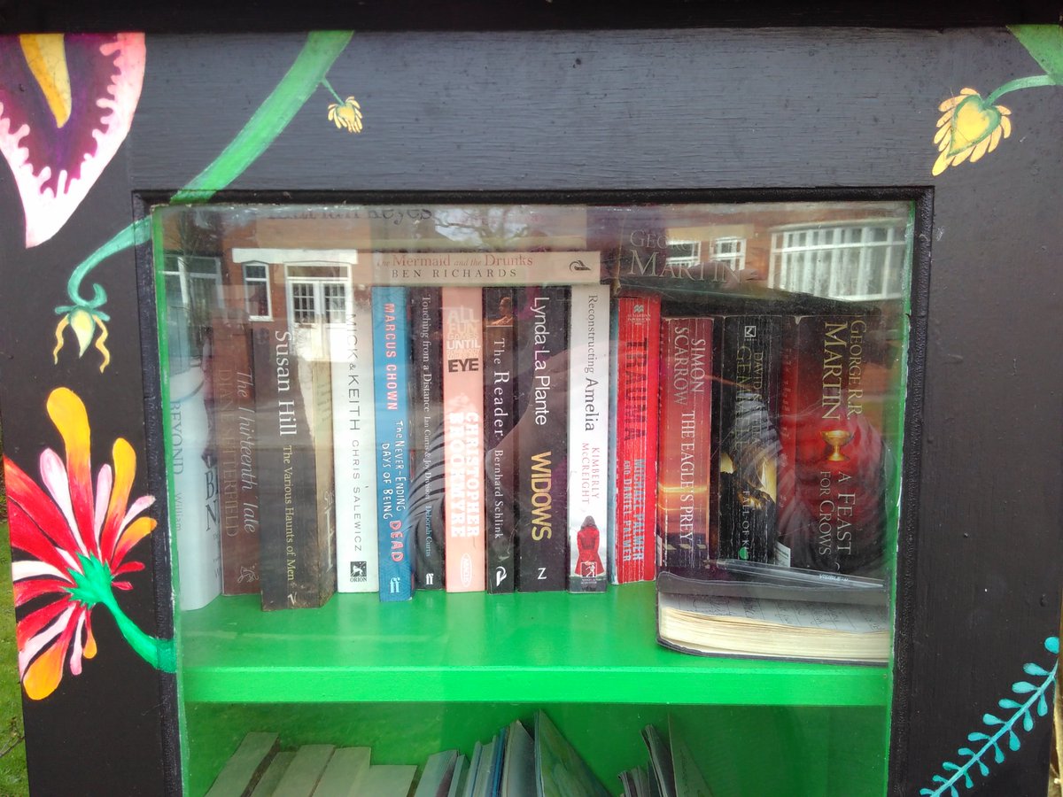 leedslillibrary's tweet image. Quick escape from SI to Jungle Book #LLFL. Lots of books including GoT. I left the @MarianKeyes - perfect escapism.
Obvs follow virus procedures - we'd leave out sanitiser if we could! I have a 2 day decontamination bookpile.
Stay well, JC x
#takeabook #leaveabook #bookexchange