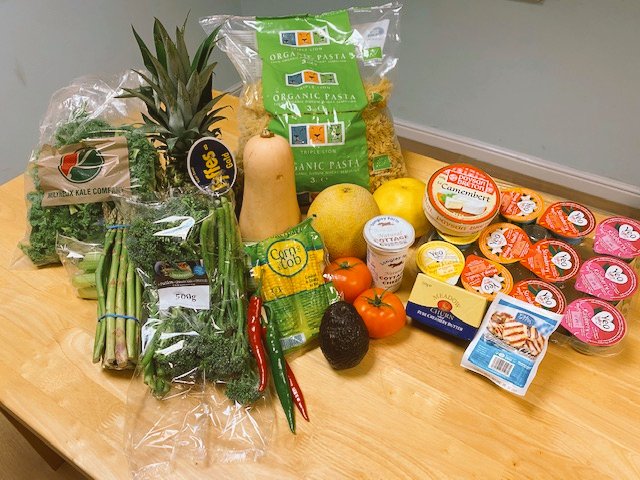 RalphLivesey's tweet photo. Veg boxes delivered direct £20.00(picture 2) or £30.00 (picture1)order before 3pm the day before 
Call Sam 07850 995364 Tom 07917 454253 https://t.co/6VGmhcBQ9P