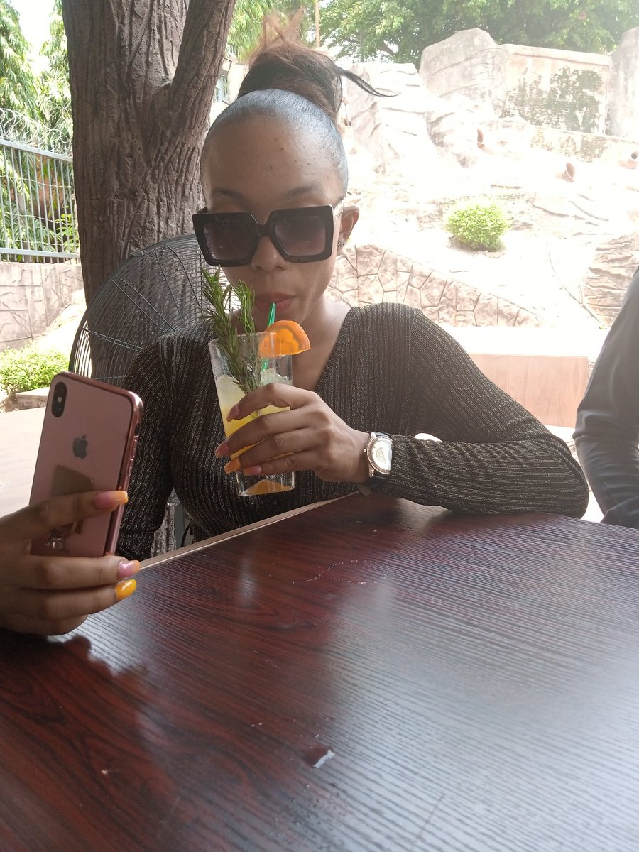 NigerianDigest's tweet photo. Meet @jhenny_Ford she feels cool having a taste of her drink @WorldClass #Johnniewalker #ArtBehindTheCocktail #WorldClass2020NG #FightCOVID19 #ThursdayMotivation #StopTheSpread #stayconnected #AbujaTwitterCommunity #Abuja # https://t.co/RuRasB0wFB