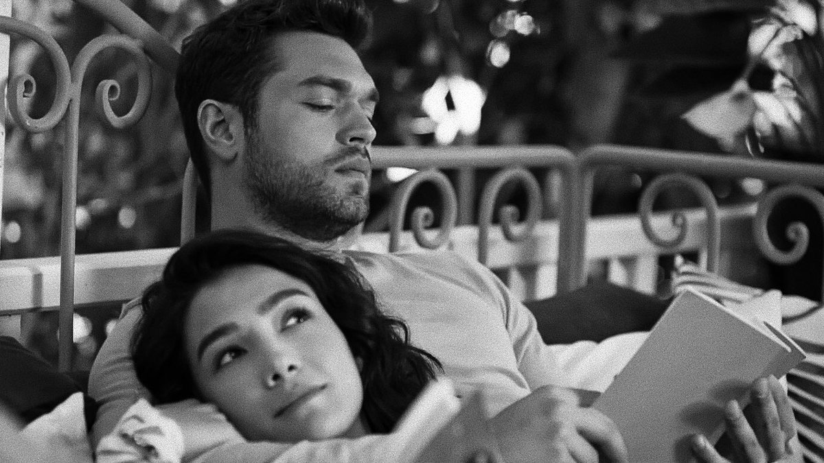yaseldem's tweet photo. kendinizi ve sevdiklerinizi koruyun..🖤 
     
          • #EvdeKal https://t.co/Aa04lRK7qQ