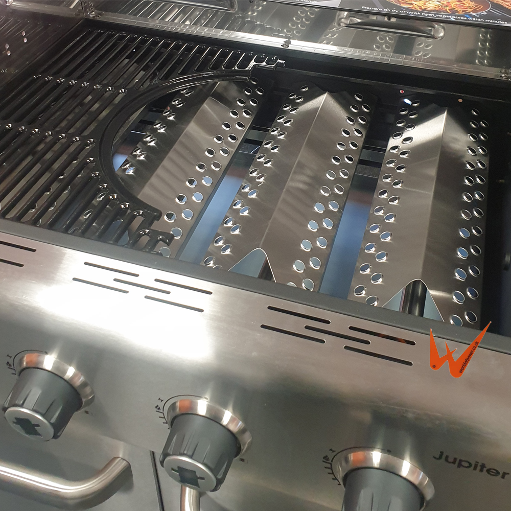 WorldofBBQs's tweet photo. The 2020 #Outback #Hybrid Jupiter 4 #burner #gas #BBQ.
Complete with multi cooking surface, flame tamers, #hybrid #charcoal basket and side table with removable wooden chopping board, this one is set to be a firm favourite this season!
https://t.co/GinmfQOvfI https://t.co/qylBz8dxPN