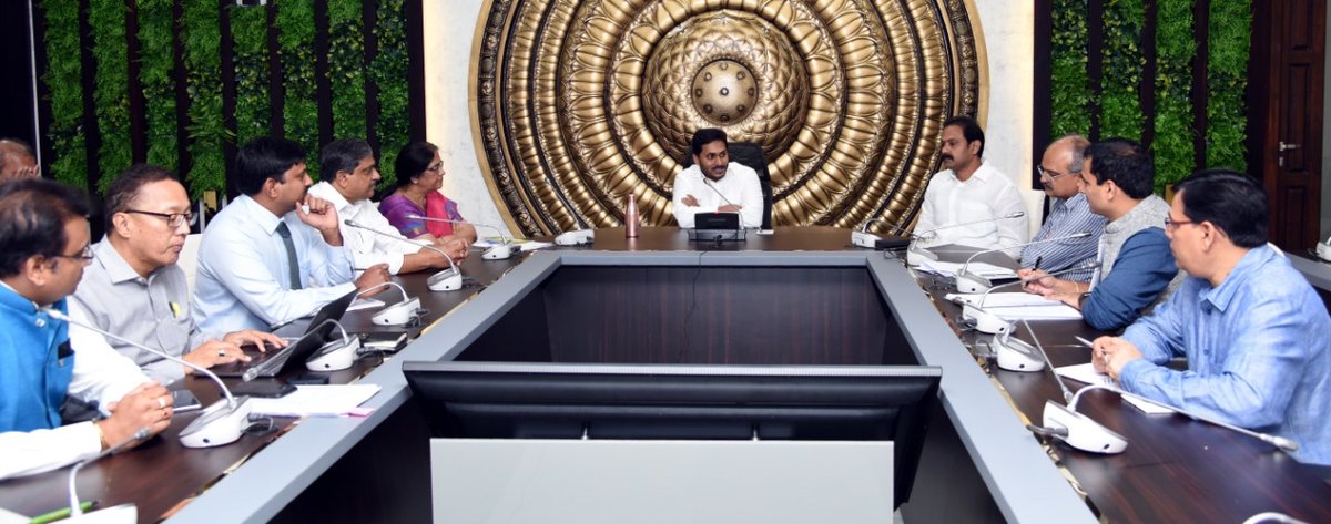 YSJaganFan_s's tweet photo. AndhraPradeshCM: కరోనా నియంత్రణ చర్యలపై వైద్య, ఆరోగ్యశాఖ అధికారులతో క్యాంపు కార్యాలయంలో ముఖ్యమంత్రి శ్రీ వైయస్.జగన్ ఉన్నత స్ధాయి సమావేశం. #iprap #YSJagan @ysjagan #YSRCP #CoronaVirusUpdate #COVID2019india https://t.co/js3sT0yKDx