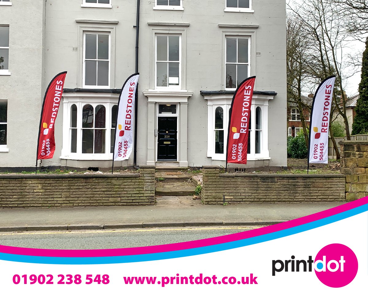 Printdot's tweet image. 4 Medium feather flags supplied for Redstones Estate Agents. They are double sided and fixed into the ground by a steel spike and rotator 💨🚩

📞 01902 238 548
📧 enquiries@printdot.co.uk
🌐 printdot.co.uk

#feather #flag #outdoor #banners #signage #print #installation