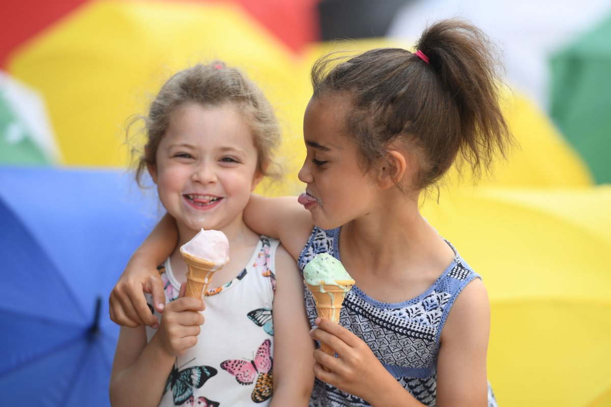 Today is #NationalLetsLaughDay . In uncertain times, more than ever, we need to share a smile, tell a joke and laugh. What are you doing to keep the spirits up? We'll be delighted if you share it with us 🤗

#rockinfood2020