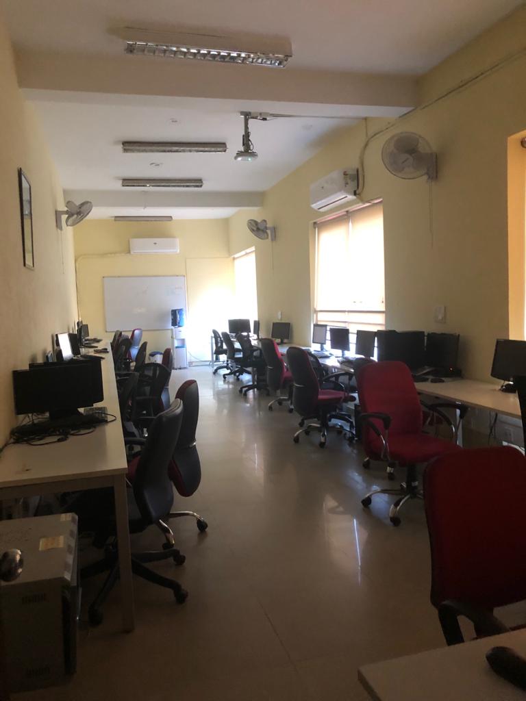 tavarejay's tweet photo. today is a great day in terms of delegation and empowerment @smartDataIncLtd Mohali -38 staff, Nagpur- 45, Dehradun - 30..where are the rest - 90%+#workingfromhome - our little contribution to #SocialDistancing and hence risk mitigation #BigThinking https://t.co/AWvYdoGdn6