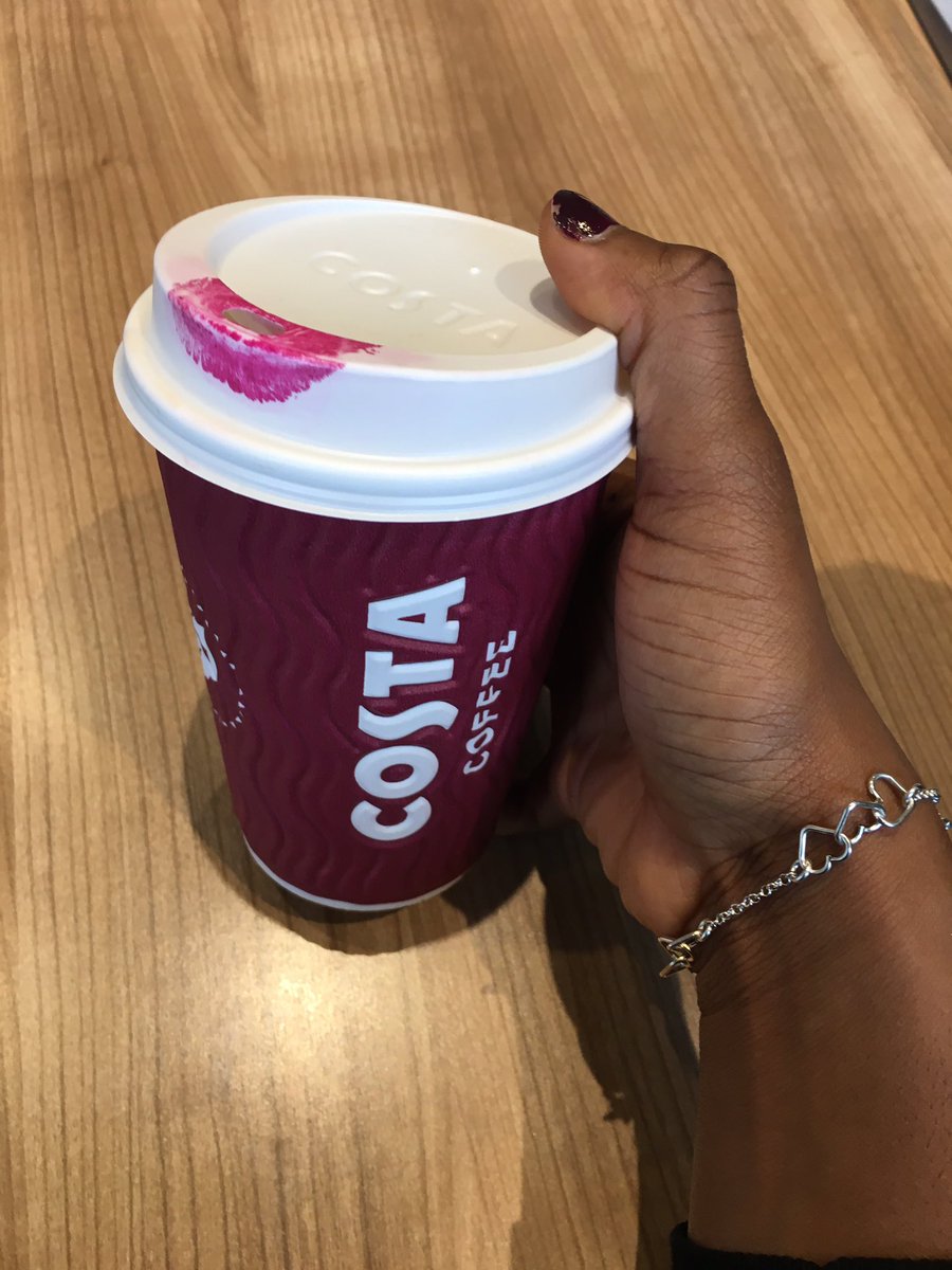 Mel Charis tweet media