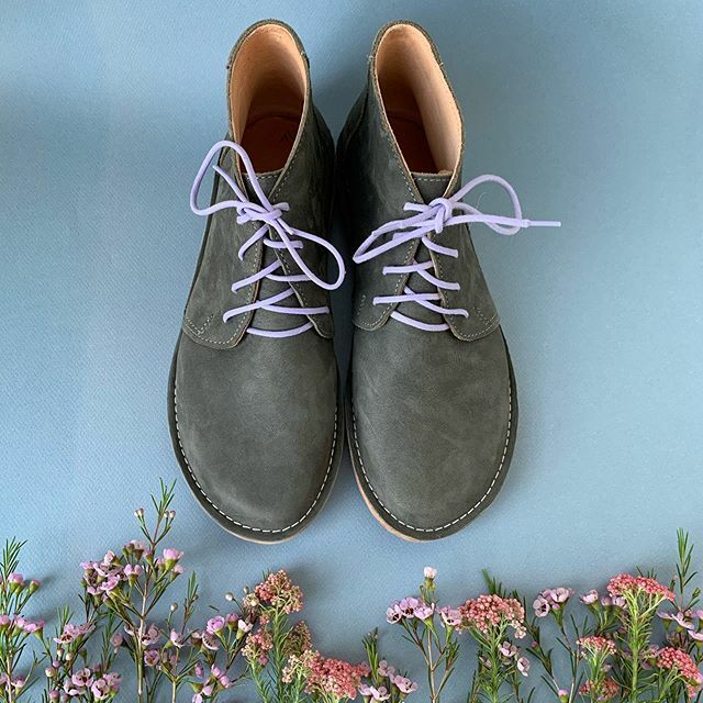 MasonDixonMade's tweet photo. Spring vibes
.
.
.
#springfashion #flowersofinstagram #floraldesign #handmadeshoes #shoemaker #cordwainer #ecoleather #biodegradable #unisexfashion #sustainablefashion #liveauthentically #americanmade #womeninbusiness https://t.co/0mWeW7w7zR https://t.co/iRZlLszceJ