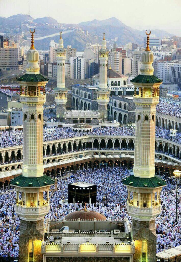 In’shaa’Allah this coronavirus goes down before Ramadan, Can’t imagine the month without taraweeh nights or praying at the Mosque ..
#Ramadan2020 Most beautiful places of the world ❤️