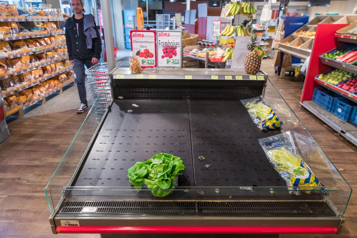 emerydalesio's tweet photo. At home shopping. Now for those with compromised immune systems and the elderly in danger when running out for necessities. 

Luxembourg launches food deliveries for at-risk people running out

https://t.co/vkDa2zGmYN https://t.co/sdDM8o1e9m