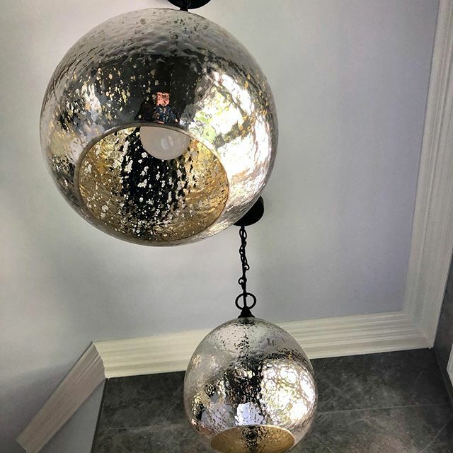 JessDInteriors's tweet photo. Greensboro master bath remodel: mercury glass pendant lights over soaking tub.
.
.
.
#statementlighting #bathroomremodeling #tilewall #marblemossics #bluegreywhite #mercuryglass #roundpendant #classicdesign #remodel #interiordesign #home #homedecor #cons… https://t.co/2Hv0MXAu9u https://t.co/CHvSKd8dcr