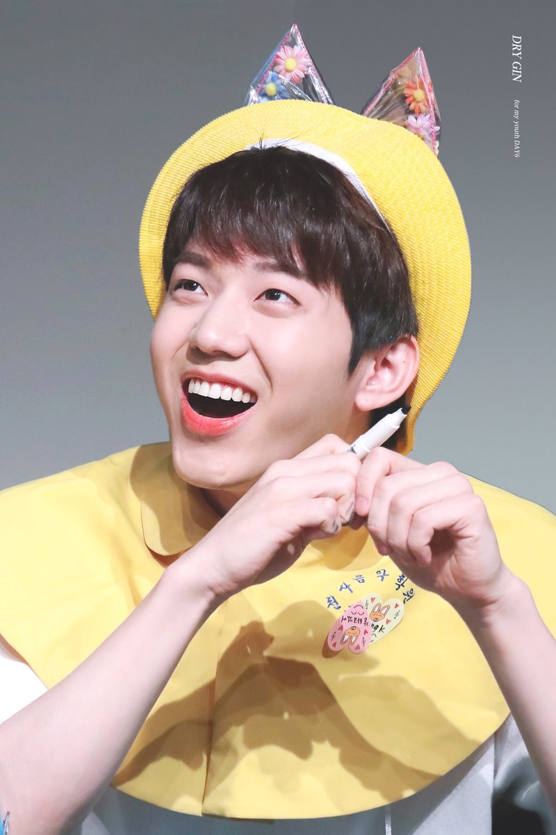 dailydopil's tweet photo. Dowoonie is YELLOW 💛 https://t.co/K02OlyHj8J