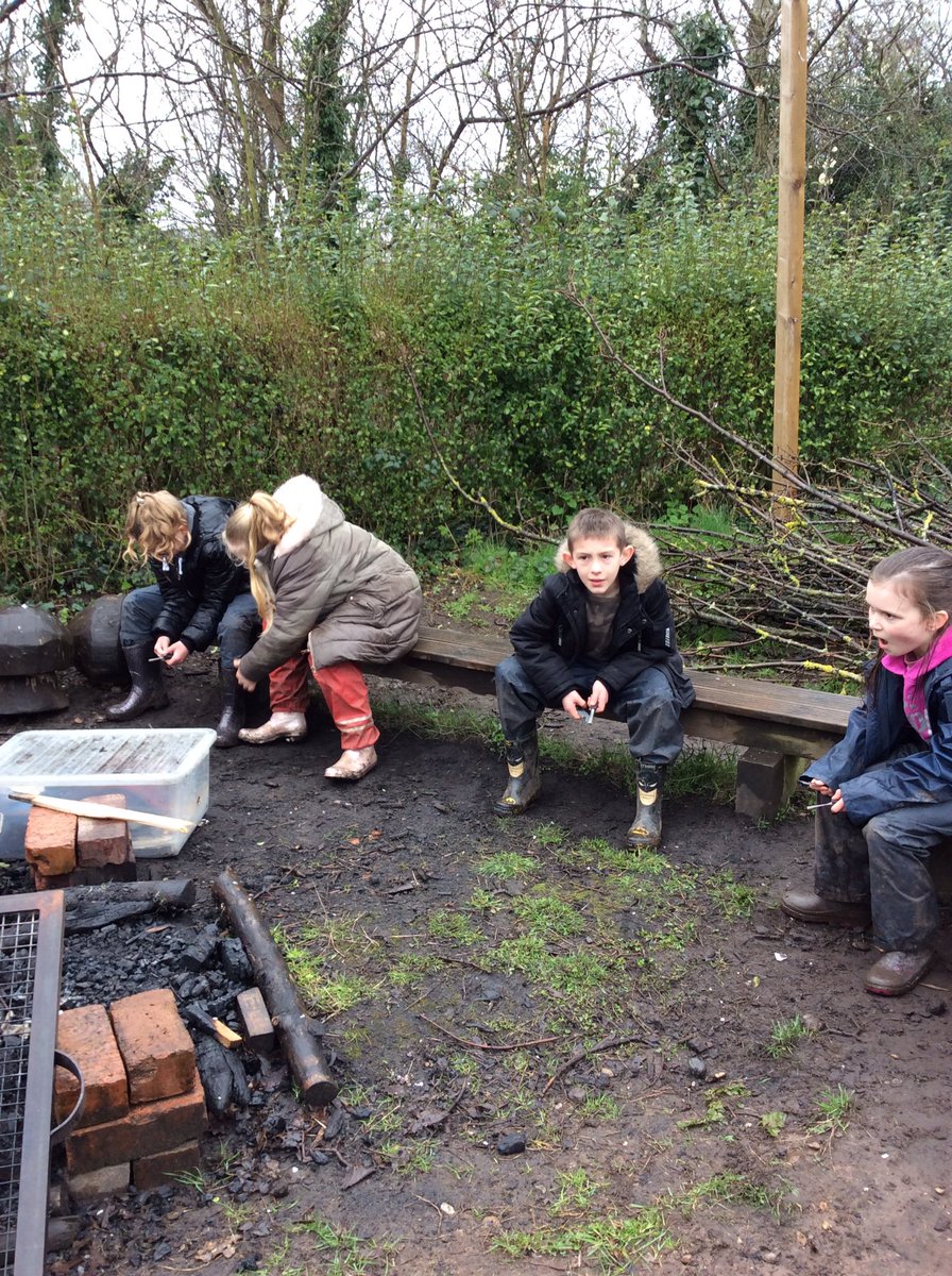foley_park's tweet photo. We have had such fun at Forest School this morning, Y4 had a blast...... but parents this is why they’re so muddy🤪 Enjoyed our hotdogs though!#loveForestSchool #muddyfun #lastoneforawhile #hotdogsyumtastic https://t.co/jsIMCIXRFm