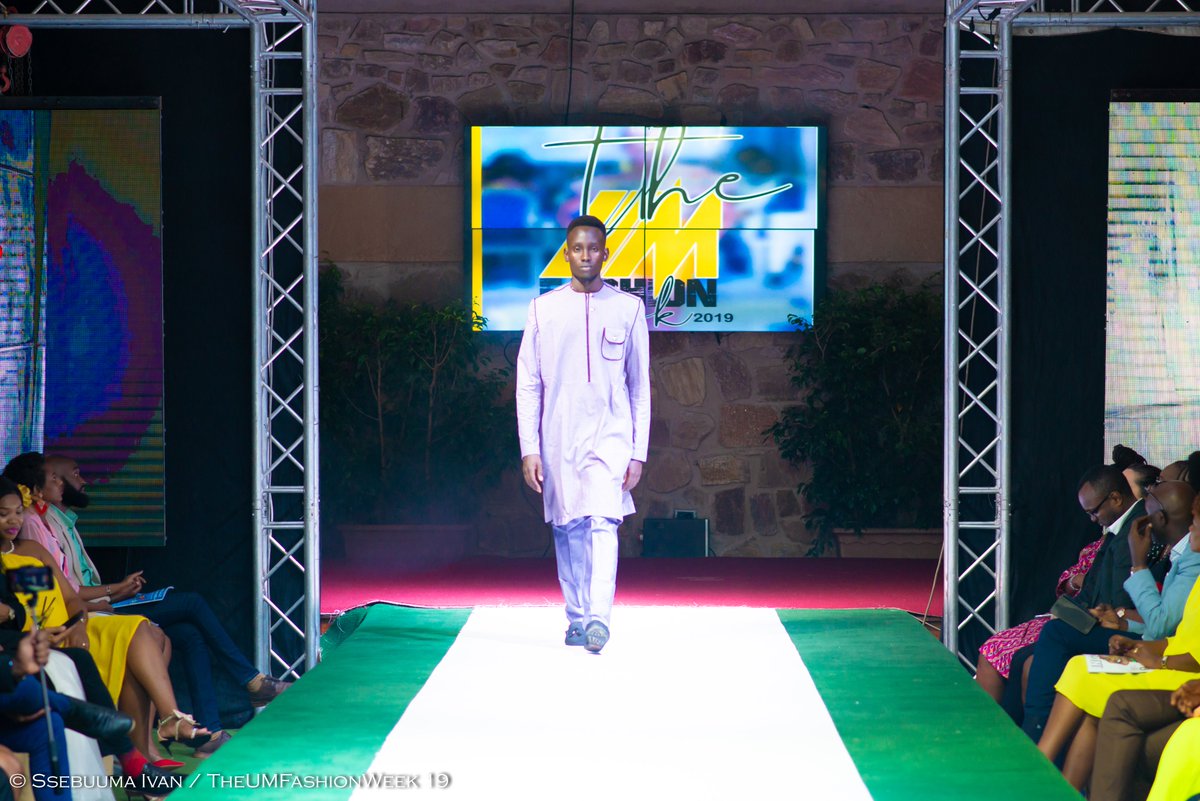 Agence_Umuringa's tweet photo. Andy on runway at #TheUFW2019 in Papino Creations from Senegal.
M.U.A: Linka Make Up
Photographer: Ivan Ssebuuma .
#burundi๐ง๐ฎ #burundi #burundifashion #burundifashionweek #umuringa #umuringamagazine #fashionweek #runway #runwaymodels #models #scoutmodel #theumfashionweek2019 https://t.co/H88nBpDUaZ